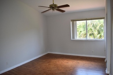 Beautifully maintained 3 bedroom 2.5 bathroom1 car garage - photo 12