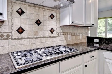 Versatile, Spacious, Move-In Ready - With NO HOA in the heart of - photo 12