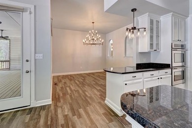 Versatile, Spacious, Move-In Ready - With NO HOA in the heart of - photo 14
