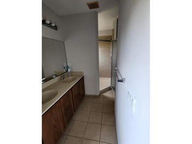 Beautifully maintained 3 bedroom 2.5 bathroom1 car garage - photo 15