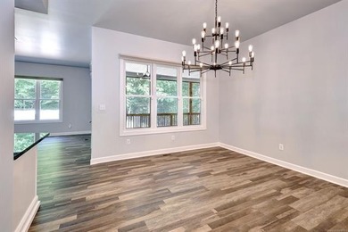 Versatile, Spacious, Move-In Ready - With NO HOA in the heart of - photo 15