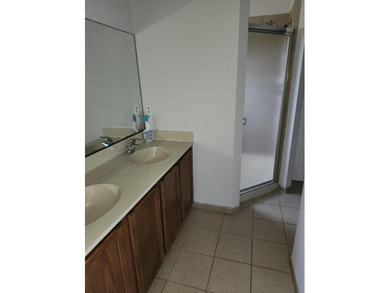 Beautifully maintained 3 bedroom 2.5 bathroom1 car garage - photo 16