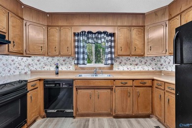 Welcome to 261 Glenview Dr in beautiful Estill Springs, TN! This - photo 17