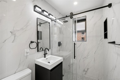 Beautiful 2 Bedroom Unit located on the 1st Floor of Cambridge - photo 18