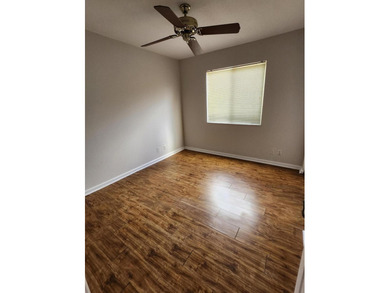 Beautifully maintained 3 bedroom 2.5 bathroom1 car garage - photo 18
