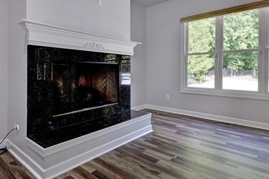 Versatile, Spacious, Move-In Ready - With NO HOA in the heart of - photo 19