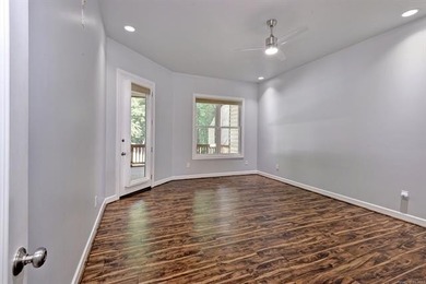Versatile, Spacious, Move-In Ready - With NO HOA in the heart of - photo 23