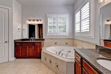 Versatile, Spacious, Move-In Ready - With NO HOA in the heart of - photo 26