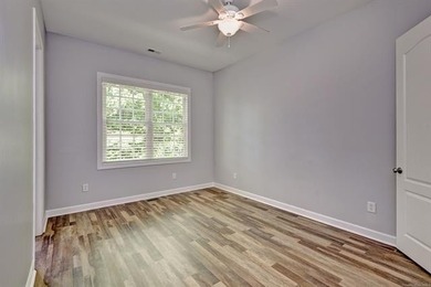 Versatile, Spacious, Move-In Ready - With NO HOA in the heart of - photo 28