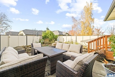 Beautiful home on a desirable corner lot in Sequim's - photo 32