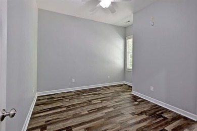 Versatile, Spacious, Move-In Ready - With NO HOA in the heart of - photo 32
