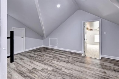 Versatile, Spacious, Move-In Ready - With NO HOA in the heart of - photo 38