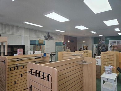 Prime Downtown Prineville Location - Retail or Office - photo 4