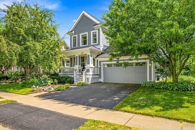 Welcome to this charming 4-bedroom, 4-bathroom home located on a - photo 2