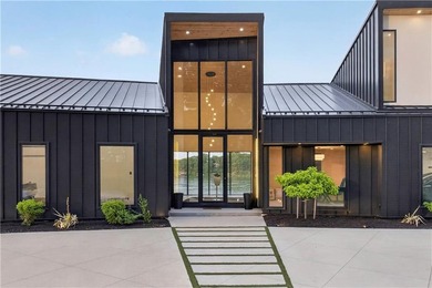 Experience the pinnacle of lakeside luxury at 16 Seminole Circle - photo 3