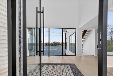 Experience the pinnacle of lakeside luxury at 16 Seminole Circle - photo 5