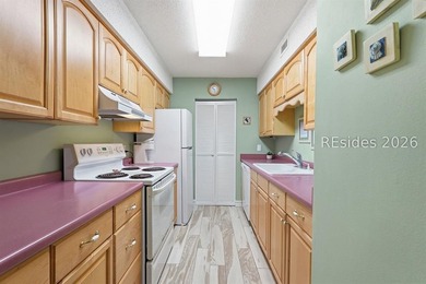 Located right in the heart of Forest Beach, this 2 bed/2 bath - photo 8