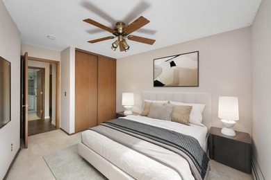 Welcome to this bright and inviting 2 bed, 2 bath, third-floor - photo 6