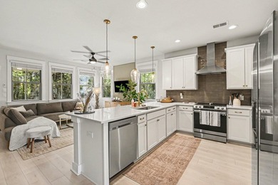 Luxury meets affordability! This stunning townhome is turn key - photo 9
