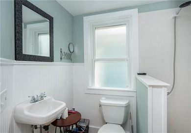Incredible downtown location! Steps away from downtown Newport - photo 8