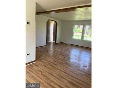 This completely remodeled home features 3 Spacious bed- rooms, 2 - photo 12