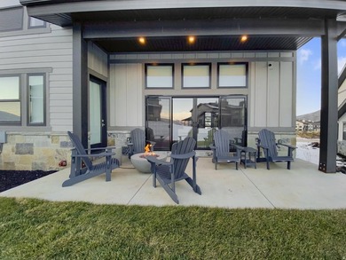 BUILT & Ready to occupy! Experience year-round mountain living - photo 18
