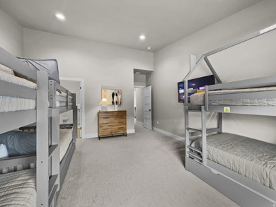 BUILT & Ready to occupy! Experience year-round mountain living - photo 21
