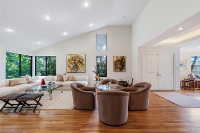 Nestled on a quiet cul-de-sac within the prestigious Estates I - photo 2