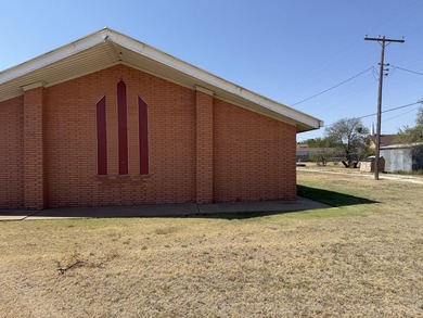 This nice 2800 sf church building is ready for whatever use you - photo 5