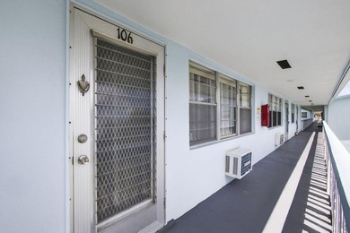 Welcome to this beautifully maintained 1-bedroom, 1.5-bath - photo 6