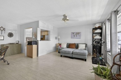 Welcome to this beautifully maintained 1-bedroom, 1.5-bath - photo 8