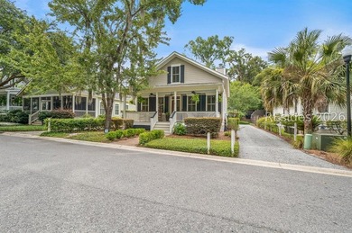 Nestled on a quiet dead-end street in the highly sought-after - photo 3