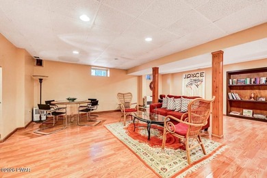 Splendor on the lake! A beautiful manicured, level lot on a - photo 43