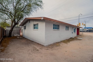 Located at the prominent NW corner of Swan &amp; 29th, this