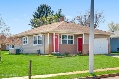 BUYERS UNABLE TO CLOSE - Updated Yellowstone model offering 2 - photo 2