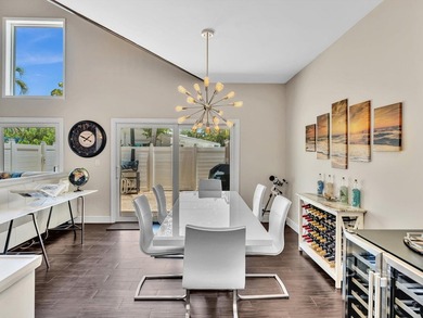 As seen on TV! Soaring wood vaulted ceilings, fully remodeled - photo 11