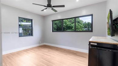 Beautifully renovated smart home just 8 minutes from Downtown - photo 12