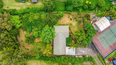 Home in Lower Kula on half-acre lot in a wonderful neighborhood - photo 4