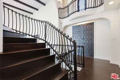 Perched atop the prestigious Hollywood Hills above Sunset Plaza - photo 16