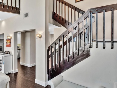 As seen on TV! Soaring wood vaulted ceilings, fully remodeled - photo 18