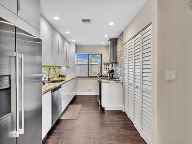 As seen on TV! Soaring wood vaulted ceilings, fully remodeled - photo 19