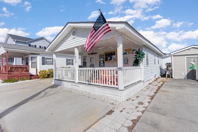 Cozy 2BR/1BA conversion located within the prestigious and - photo 1