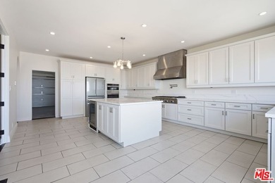 Perched atop the prestigious Hollywood Hills above Sunset Plaza - photo 25