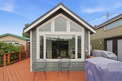 Beautiful FULLY FURNISHED Park Model right on Williams Lake! - photo 27