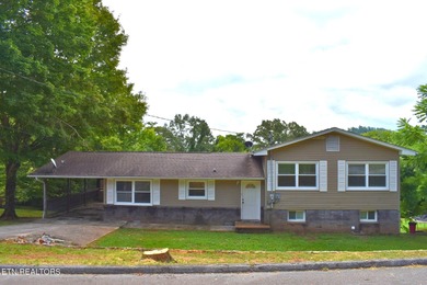 Watts Bar Lake Home For Sale in Loudon Tennessee