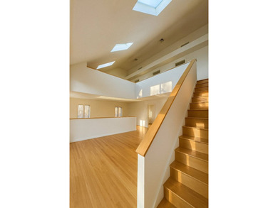 Custom built, never rented, immediate equity. 15 Dongan Way is a - photo 9