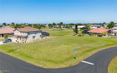Beautiful corner lot in this close knit community with tons of - photo 2