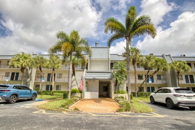 MOTIVATED SELLER. 1/1 condo with a full view of the lake off - photo 1