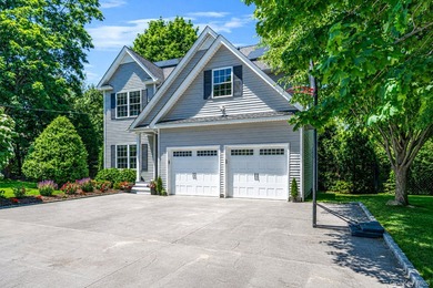 Beautiful 4-bedroom, 2.5-bath Colonial offering spacious living - photo 1