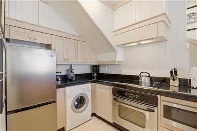 Rare opportunity to own in The Aquidneck Club Clubhouse - photo 9